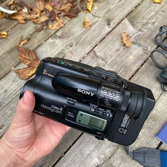 Vintage 1991 Sony Video 8 Handycam Video Camera WITH ORIGINAL RECEIPT FROM 1991 - Picture 12 of 16